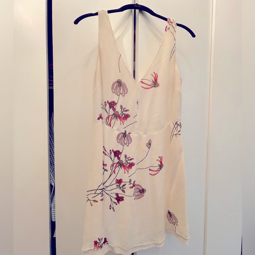 Aritzia size 4 white floral dress